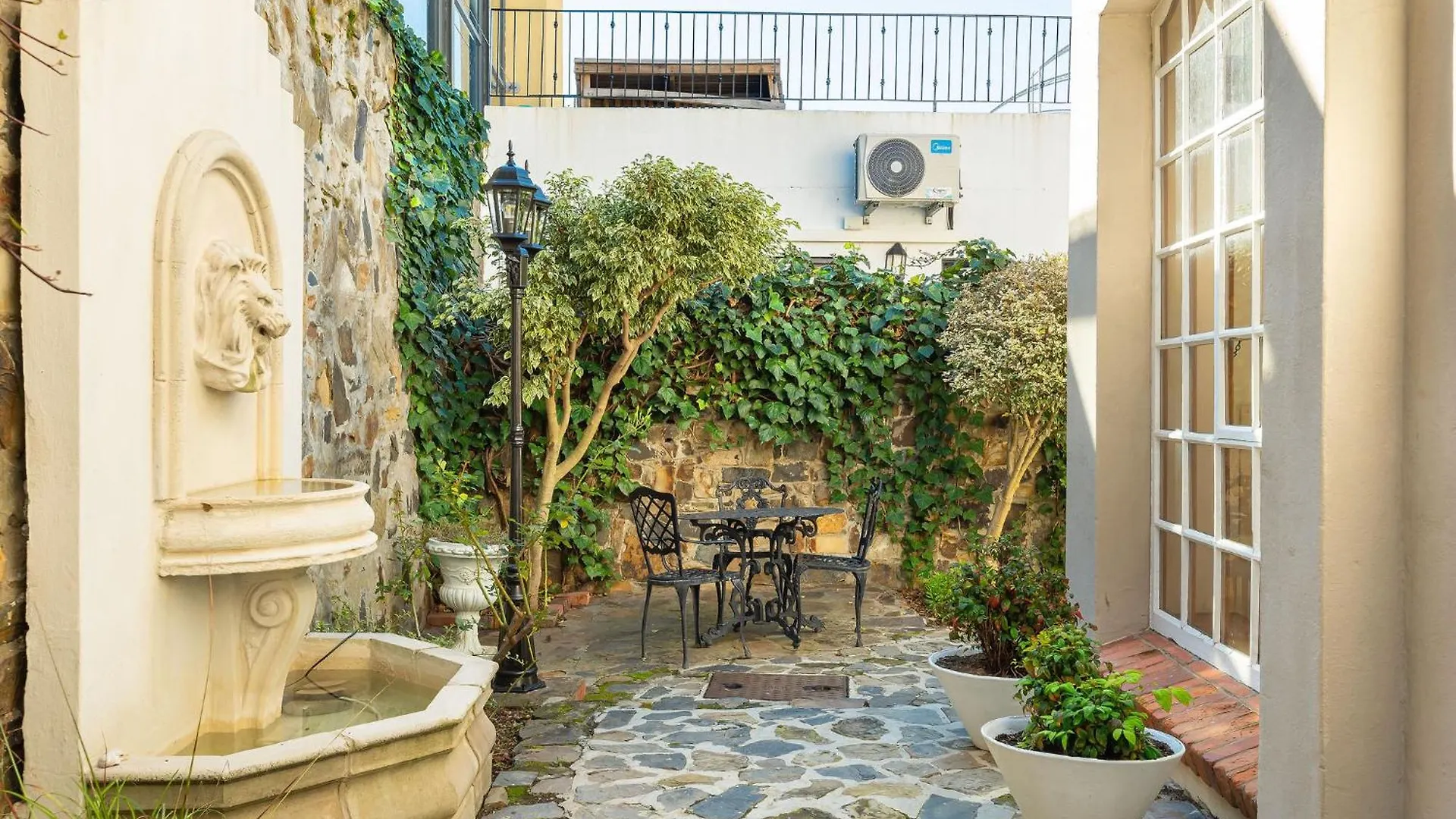 Holiday home Idyllic Villa - Rooftop Deck - Mountain Views Cape Town